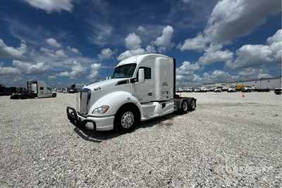 2017 Kenworth T680 6x4 Cabeza Tractora Cabina Dormitorio