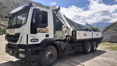 2020 Bonfiglioli P30500XL/4SI 6 ton Knuckle Boom on 2021 Iveco Trakker 380 6x4 Pritschenwagen mit Kran