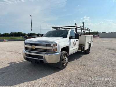 2015 Chevrolet Silverado 3500HD 4x2 Utility Truck