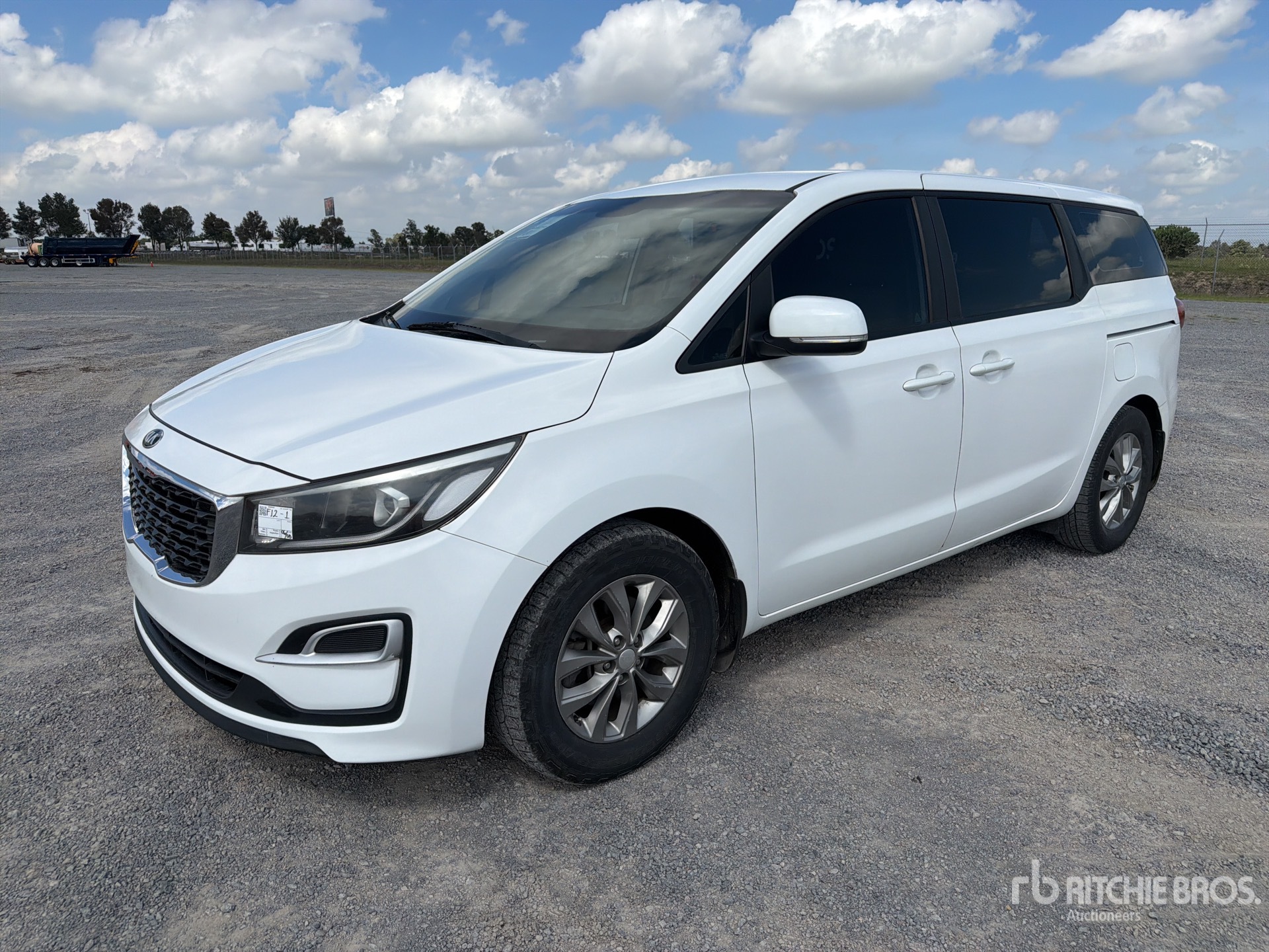2019 Kia Sedona Camioneta / Minivan