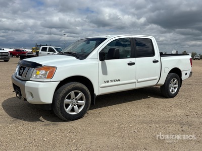2014 Nissan Titan 4x4 Crew Cab Pickup