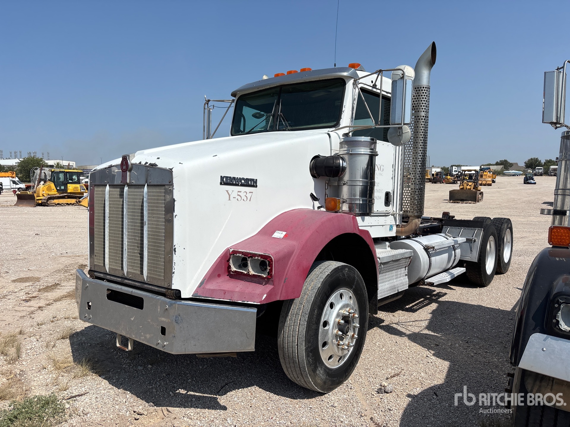 2008 Kenworth T800 6x4 T/A Day Cab Truck Tractor (Inoperable)