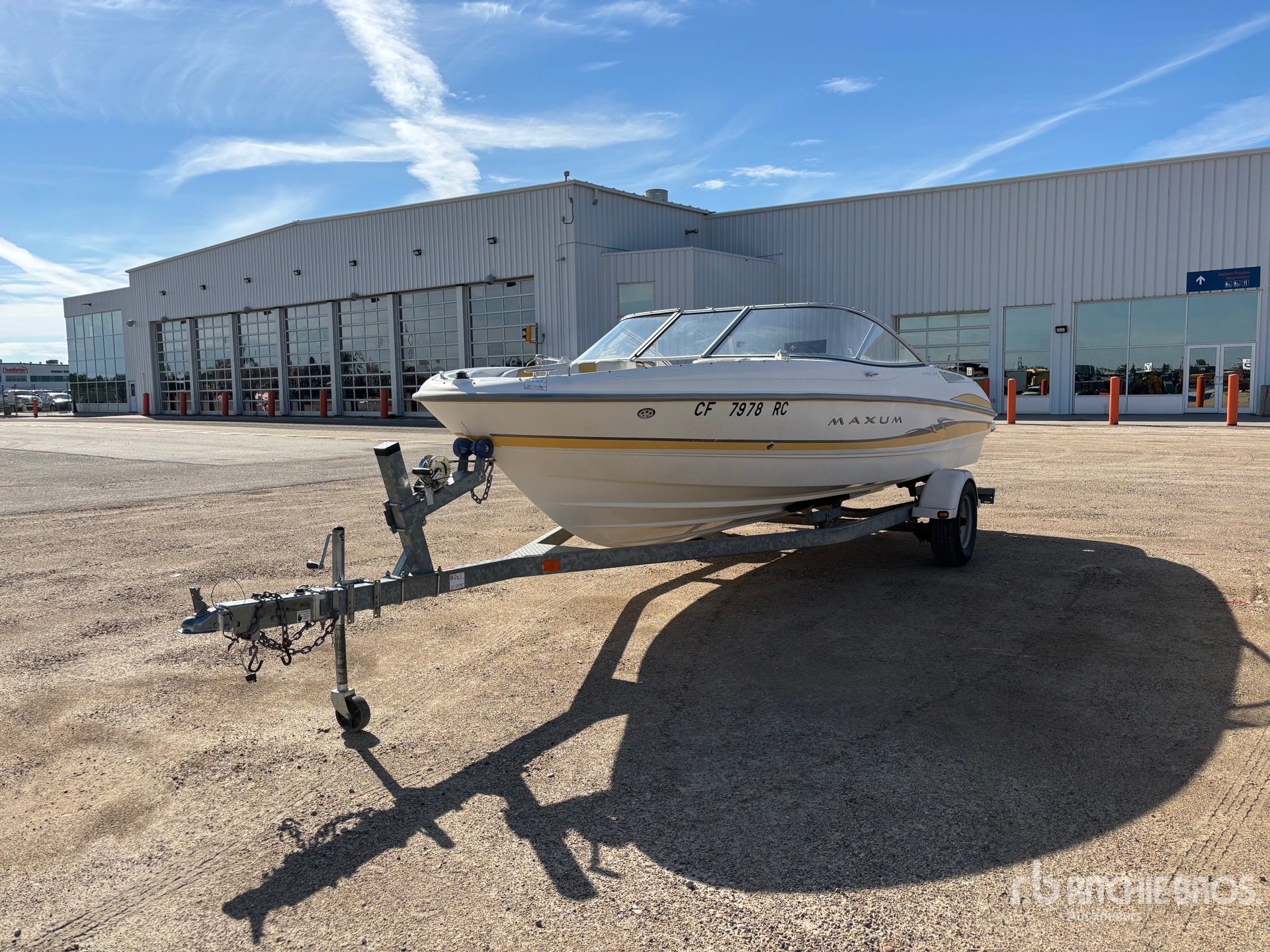 2004 Maxim 22 ft Bowrider Boat