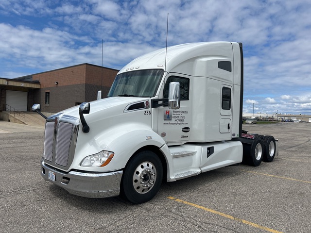 2022 Kenworth T680 6x4 T/A Sleeper Truck Tractor