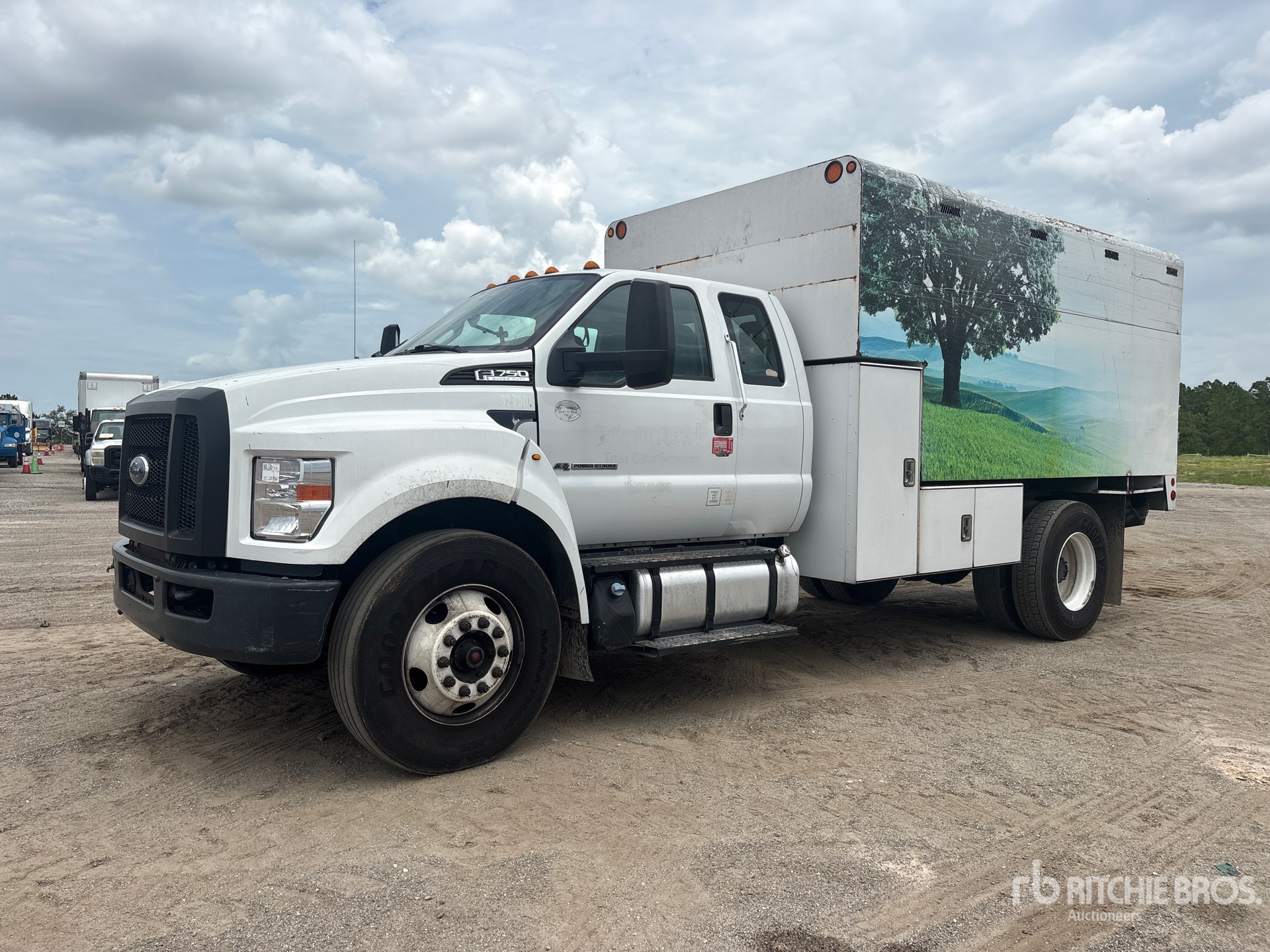 2016 Ford F-750 XL 4x2 Crew Cab Chipper Truck
