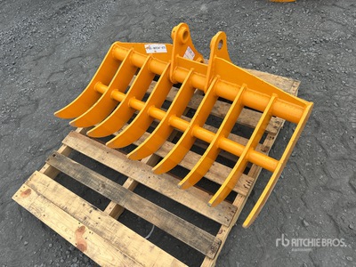 2026 GIYI 44 in Excavator Rake - Fits Cat 305 (Unused)