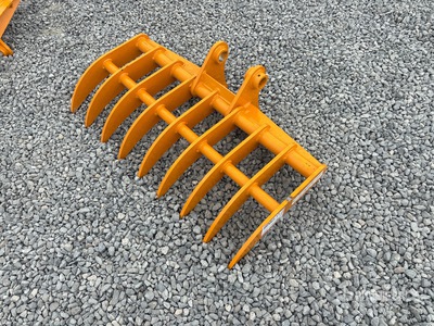2026 GIYI 30 in 38 in Excavator Rake - Fits CAT 303 (Unused)