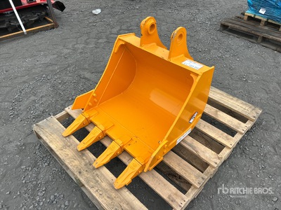 2026 GIYI 24 in Digging Excavator Bucket - Fits Cat 305 (Unused)