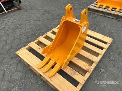 2026 GIYI 12 in Digging Excavator Bucket - Fits Cat 305 (Unused)