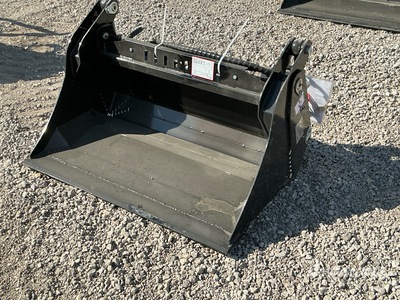2026 GIYI GY-XKH39 39 in Multi-Purpose Mini Pala para Minicargadora (Unused)