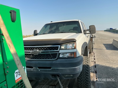 2004 Chevrolet Silverado 2500 4x4 Crew Cab Pickup