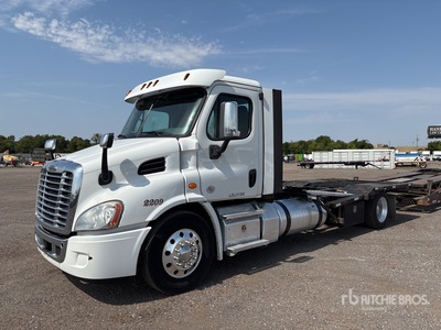 2020 Freightliner Cascadia 113 T/A Camion transporteur de Voitures