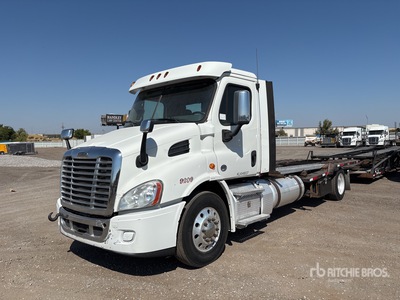 2019 Freightliner Cascadia 113 4x2 Ciężarówka do przewozu samochodów