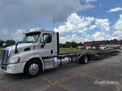 2018 Freightliner Cascadia 113 S/A 4x2 T/A Day Cab Truck Tractor