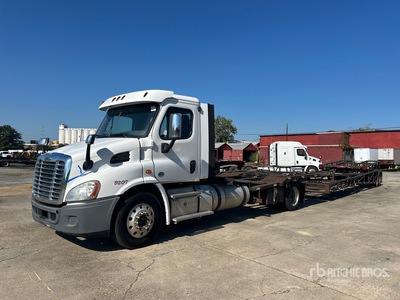 2019 Freightliner Cascadia 113 4x2 Camion transporteur de voitures