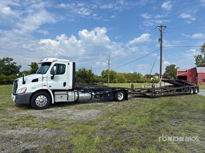 2019 Freightliner Cascadia 113 4x2 Car Carrier Truck