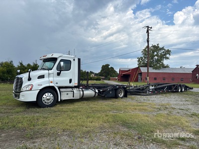 2019 Freightliner Cascadia 113 4x2 Car Carrier Truck