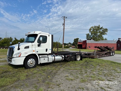 2019 Freightliner Cascadia 113 4x2 S/A Car Carrier Truck