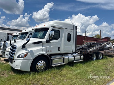 2025 Freightliner Cascadia 116 6x4 Sleeper Car Carrier Truck
