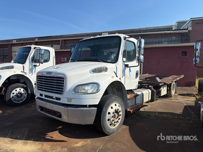2015 Freightliner M2 106 4x2 S/A Car Carrier Truck