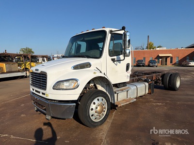 2015 Freightliner M2 106 4x2 S/A Ciężarówka do przewozu samochodów