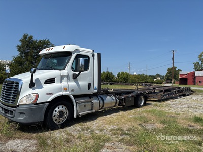 2020 Freightliner Cascadia 113 4x2 Auto Transporter