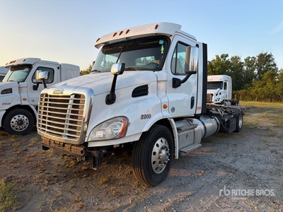 2020 Freightliner Cascadia 113 4x2 Ciężarówka do przewozu samochodów (Inoperable)
