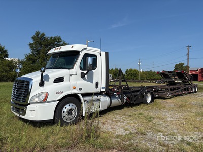 2020 Freightliner Cascadia 113 4x2 Autotransporter