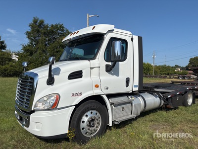 2020 Freightliner Cascadia 113 4x2 カーホーラ