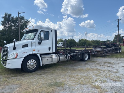 2020 Freightliner Cascadia 113 4x2 Auto Transporter