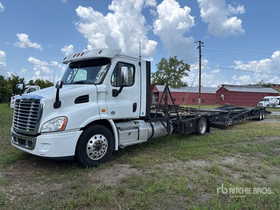 2020 Freightliner Cascadia 113 4x2 Auto Transporter