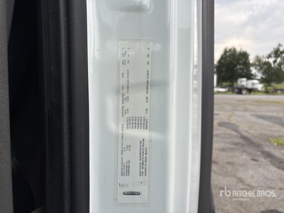 2020 Freightliner Cascadia 113 4x2 Car Carrier Truck