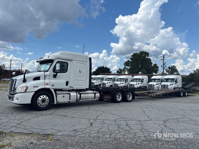 2020 Freightliner Cascadia 113 6x4 Sleeper Autotransporter