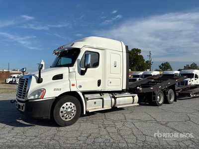 2020 Freightliner Cascadia 113 6x4 Sleeper Camion transporteur de voitures