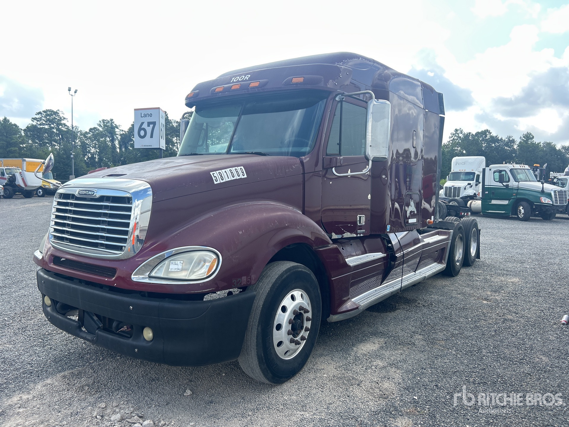 2007 Freightliner Columbia 120 6x4 T/A Sleeper Truck Tractor (Inoperable)