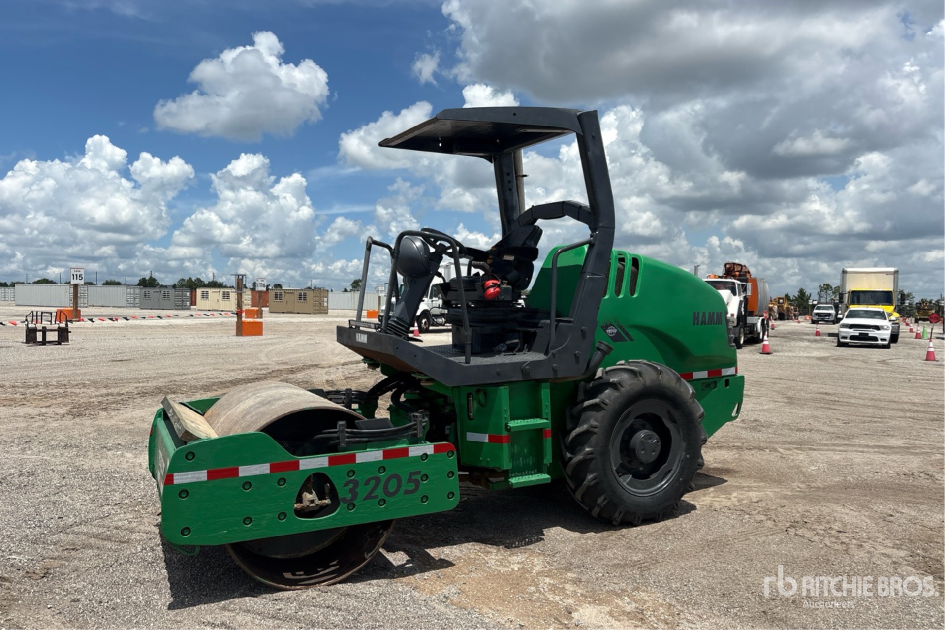 Hamm 3205 Smooth Drum Compactor