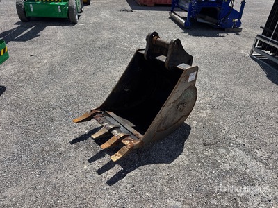Tag 24 in Digging Rear Backhoe Bucket - Fits John Deere 310 SG