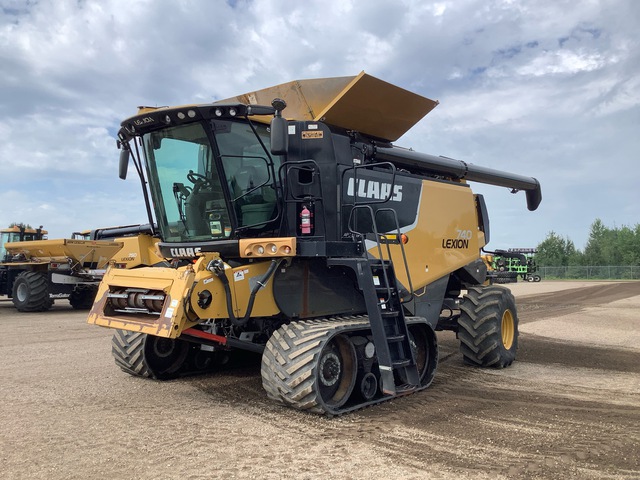 2012 Claas Lexion 740TT 4x4 Combine Harvester