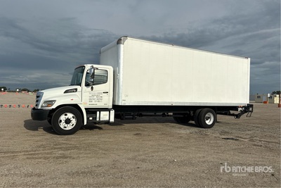 2016 Hino 268 4x2 Gesloten vrachtwagen