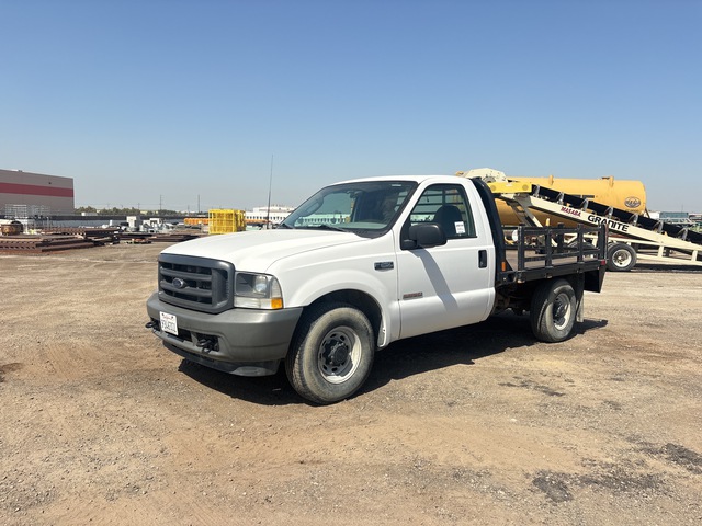 2003 Ford F-250 XL 4x2 Flatbed Truck