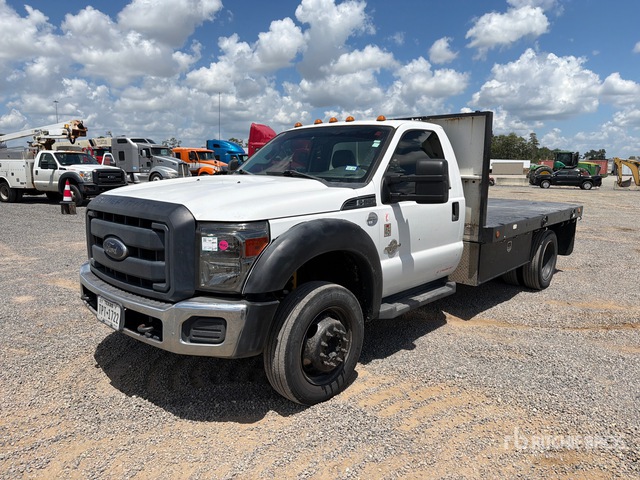 2015 Ford F-550 XL 4x4 Flatbed Truck