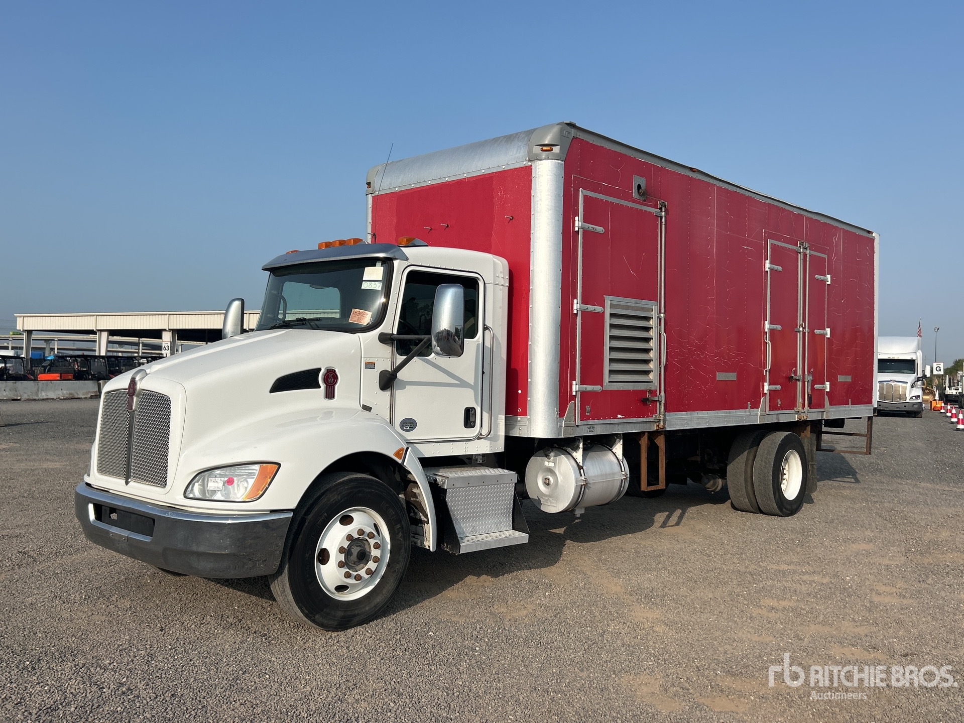 Kenworth 4x2 Van Truck