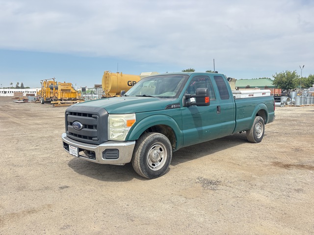 2013 Ford F-250 XL 4x2 Extended Cab Pickup