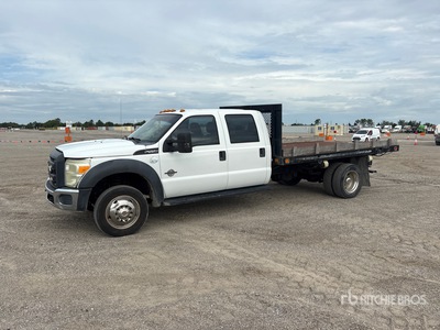 2012 Ford F-550 XL 4x2 Crew Cab Camion à Plateau