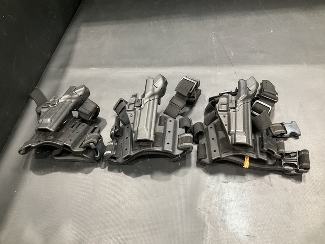 (105) Pistol Holsters