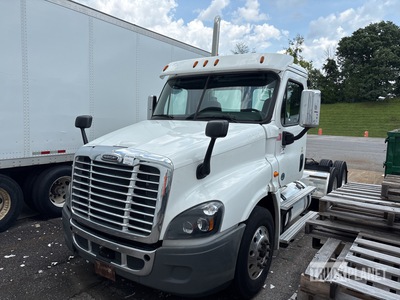 2018 Freightliner CA125SLP 6x4 T/A Dagcabine Trekker