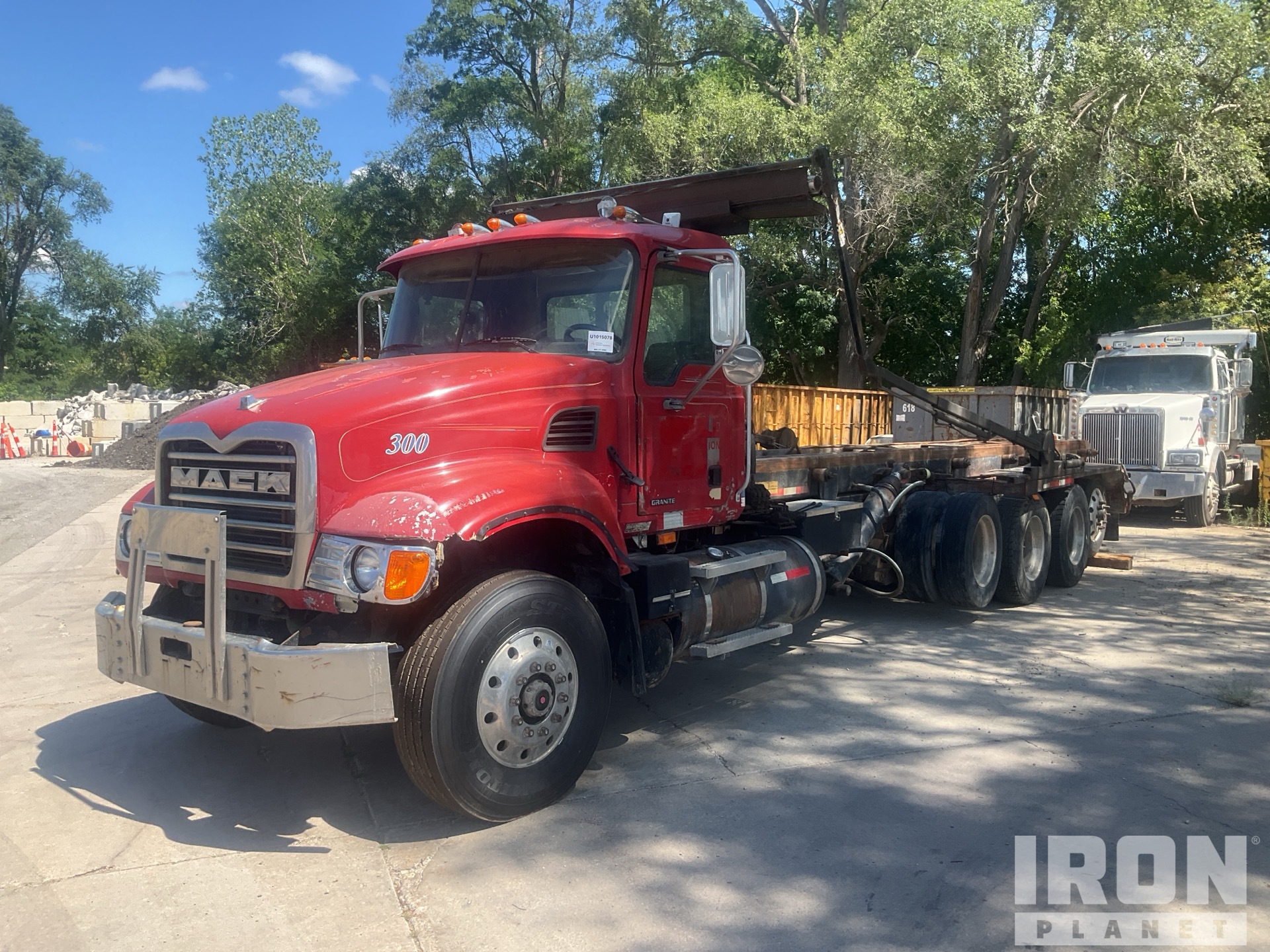 2003 Mack CV713 10x4 Roll-Off Truck