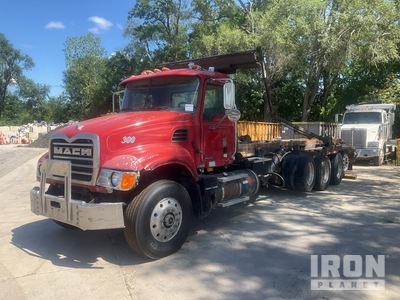 2003 Mack CV713 10x4 Camión rodante