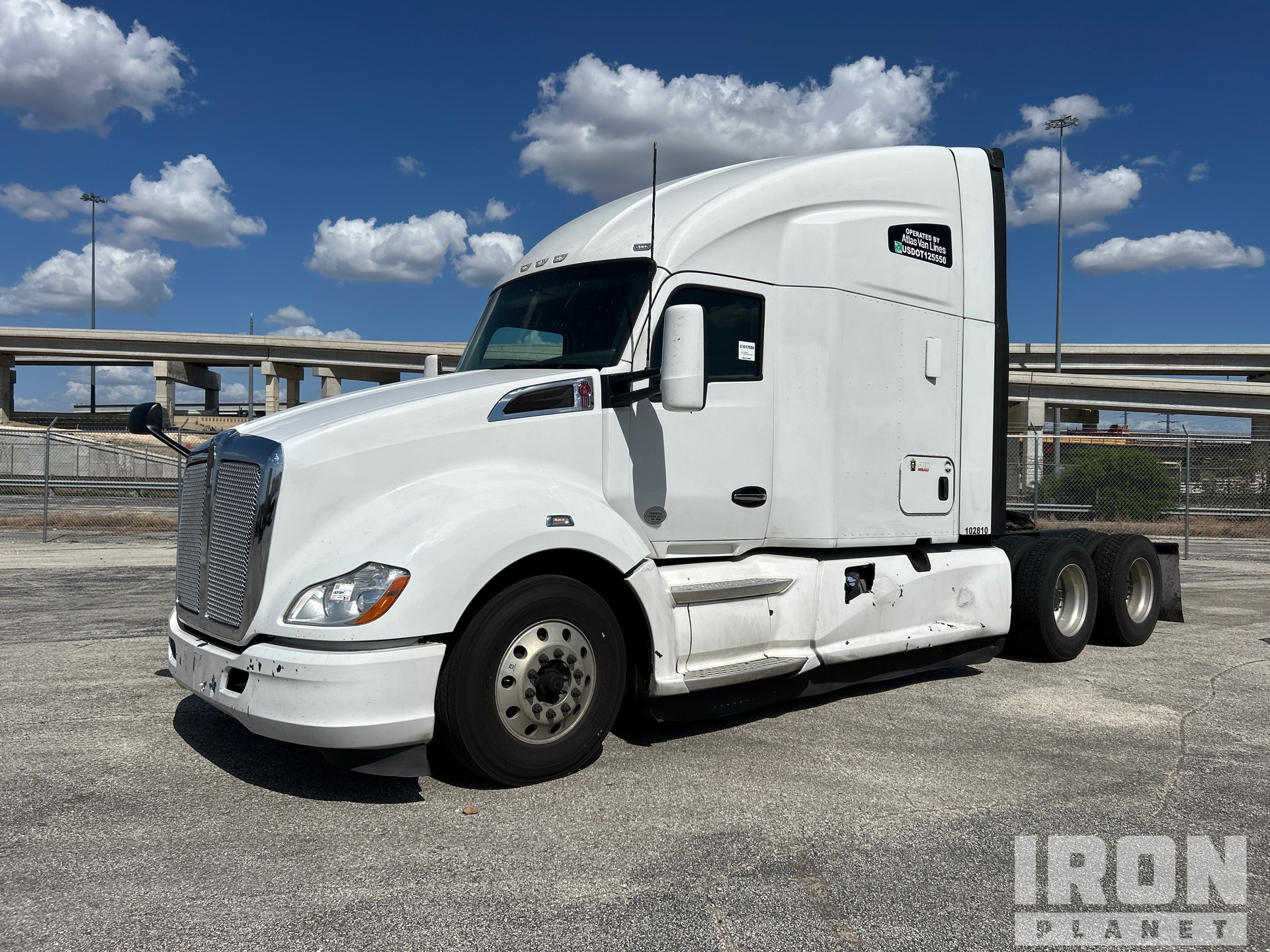 2020 Kenworth T680 6x4 تراكتور شاحنة كابينة النوم (ثنائية المحور)