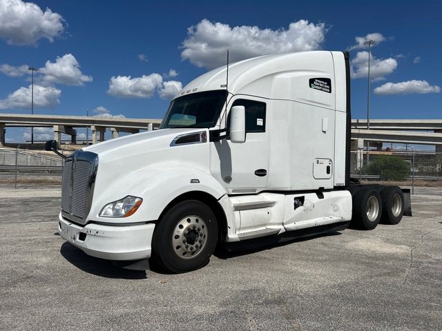 2020 Kenworth T680 6x4 T/A Sleeper Truck Tractor